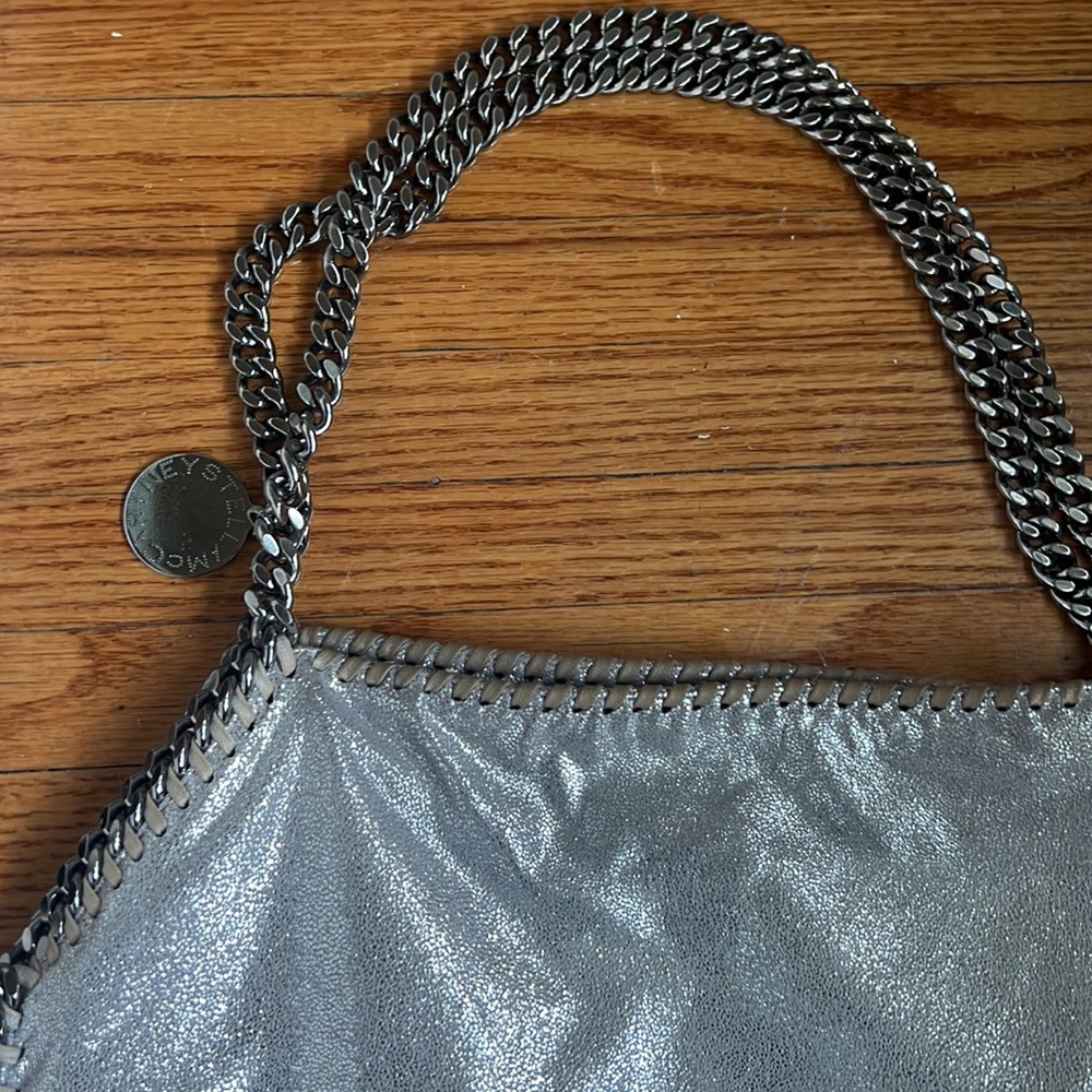 Stella McCartney Large Silver Metallic Falabella bag. - Picture 3 of 9